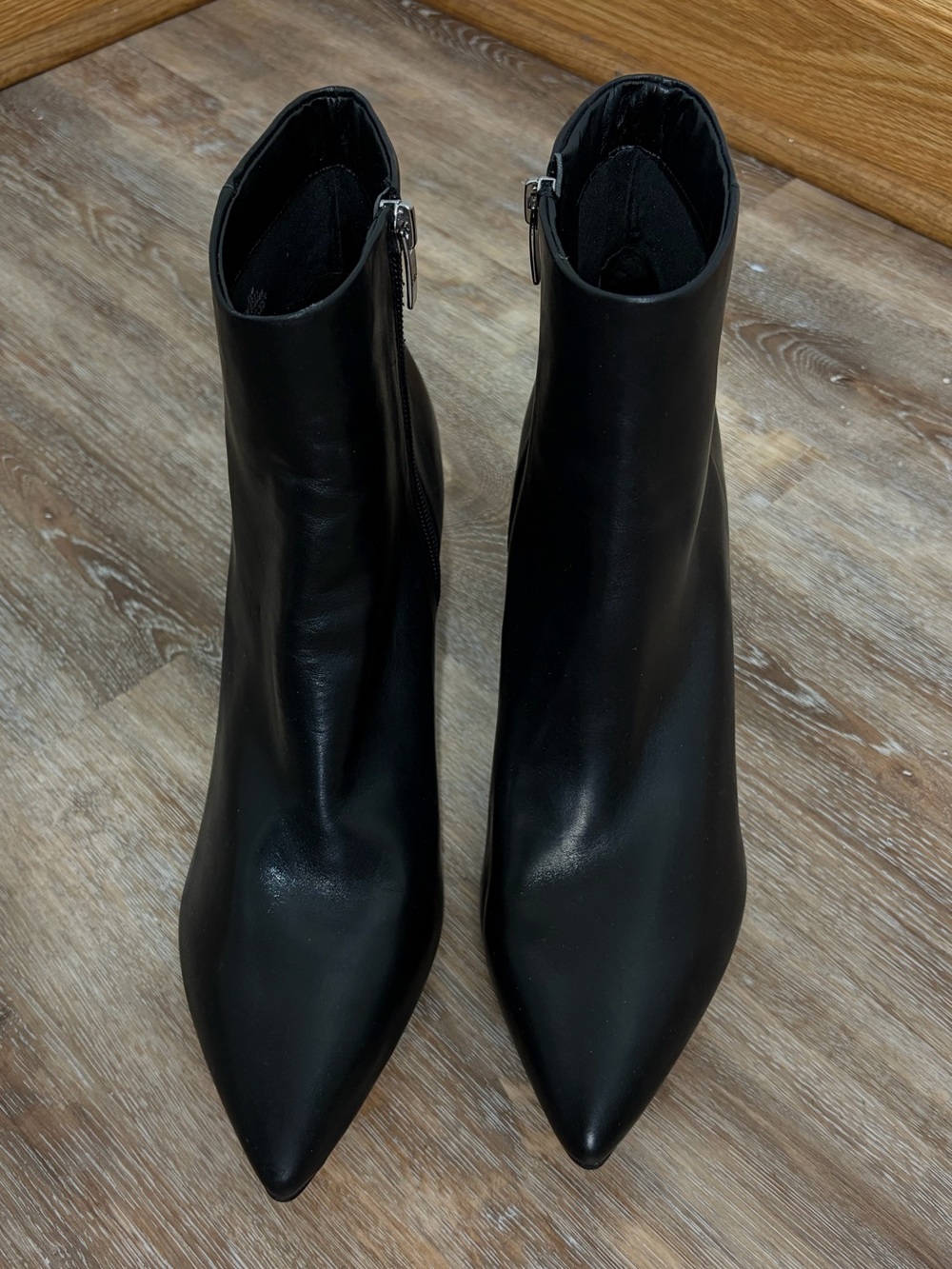 Marc Fisher Black Leather Ankle Boots Women's Size 9.5 Bootie Modern Minimalist - Picture 2 of 16